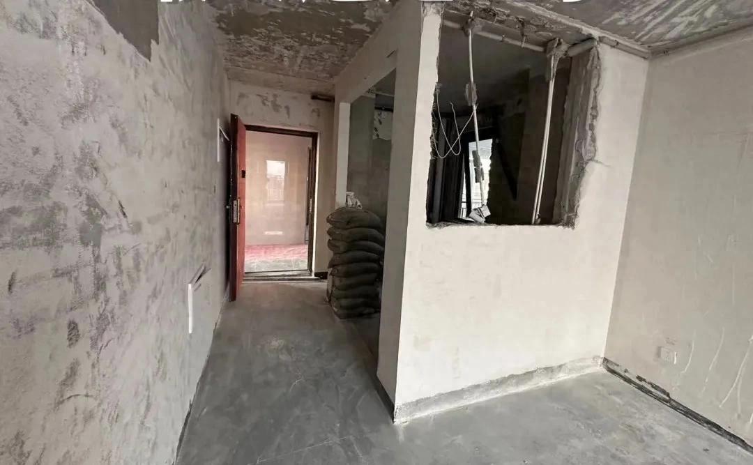 Bất chấp cả nh&agrave; phản đối, vợ chồng trẻ vẫn &ldquo;đục tường&rdquo; nh&agrave; bếp: Sau khi ho&agrave;n thiện, ai đến chơi cũng xin chụp lại thiết kế - Ảnh 1.