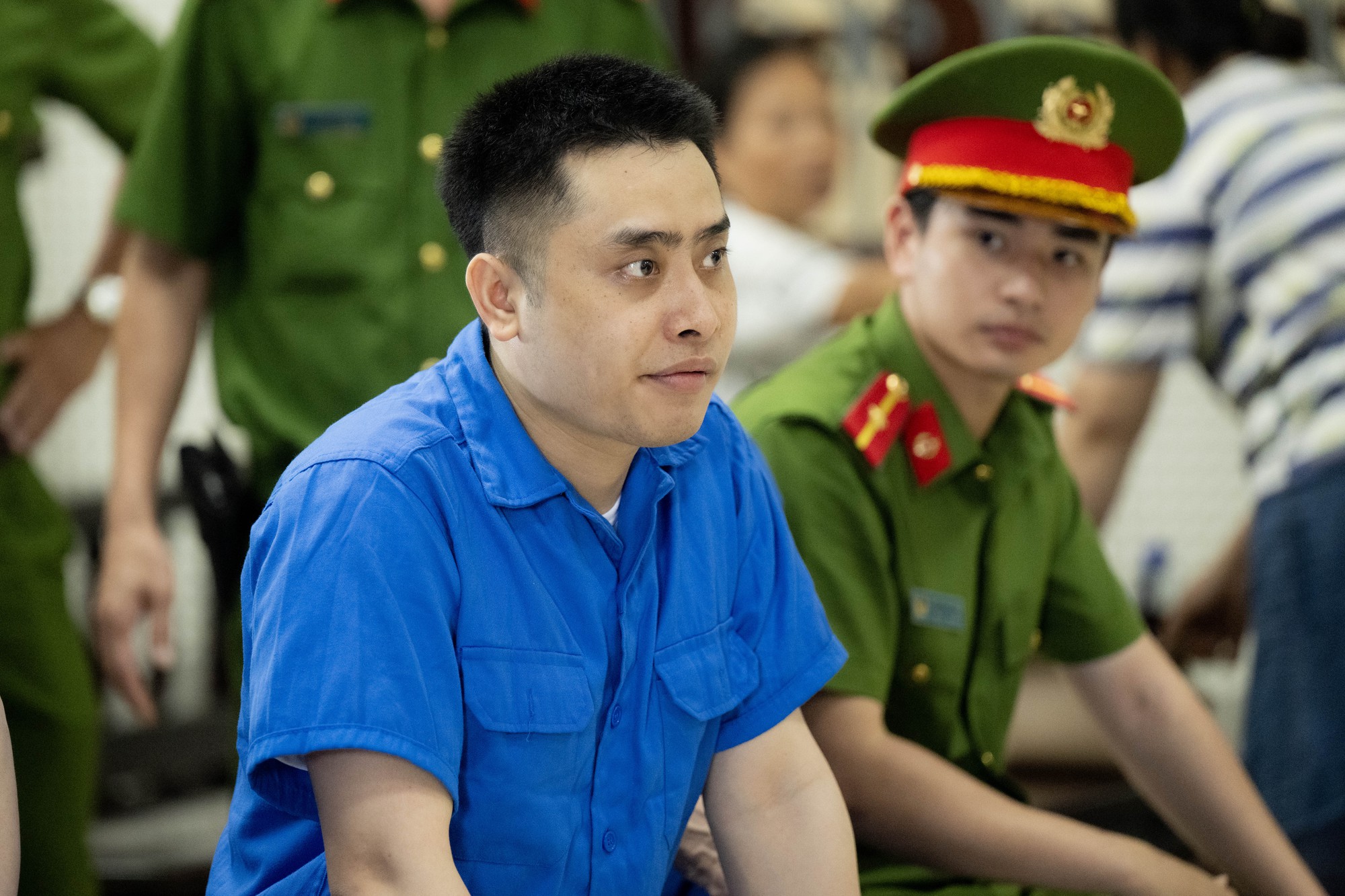 Phẫn nộ với th&aacute;i độ của tr&ugrave;m ma t&uacute;y B&ugrave;i Đ&igrave;nh Kh&aacute;nh tại phi&ecirc;n t&ograve;a Quảng Ninh - Ảnh 3.