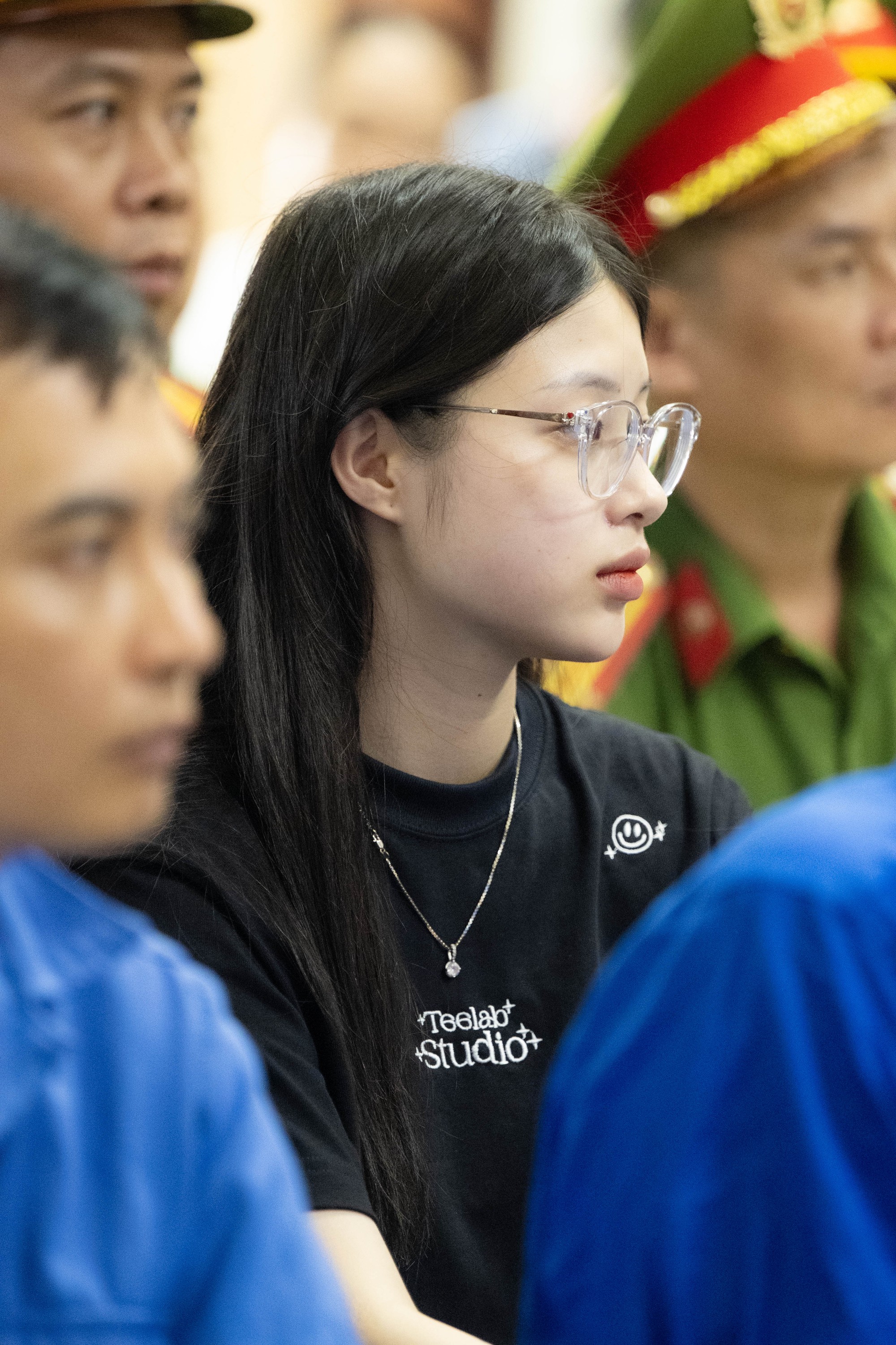 Phẫn nộ với th&aacute;i độ của tr&ugrave;m ma t&uacute;y B&ugrave;i Đ&igrave;nh Kh&aacute;nh tại phi&ecirc;n t&ograve;a Quảng Ninh - Ảnh 4.
