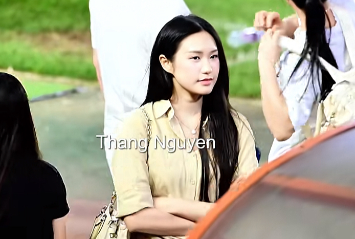 Do&atilde;n Hải My: Nhan sắc ph&aacute;t s&aacute;ng giữa đ&aacute;m đ&ocirc;ng , phong c&aacute;ch thanh lịch cho mẹ v&agrave; b&eacute; - Ảnh 7.