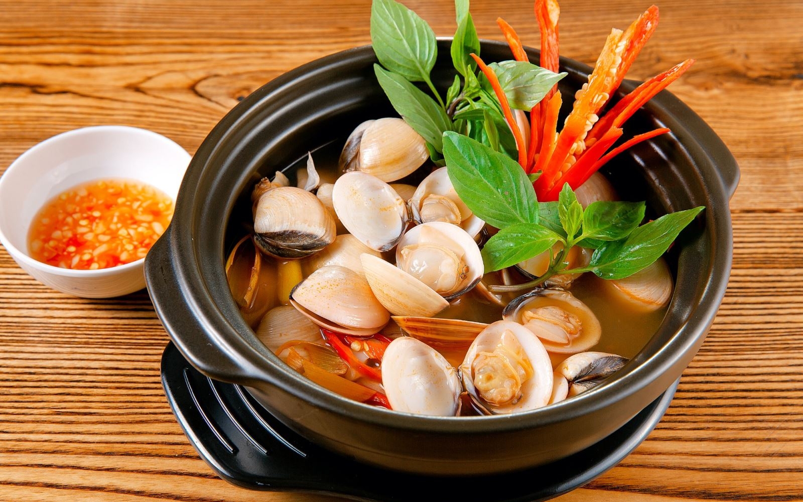 C&oacute; n&ecirc;n truyền trắng da kh&ocirc;ng? C&acirc;u trả lời của b&aacute;c sĩ Bệnh viện Da liễu Trung ương gi&uacute;p chị em 