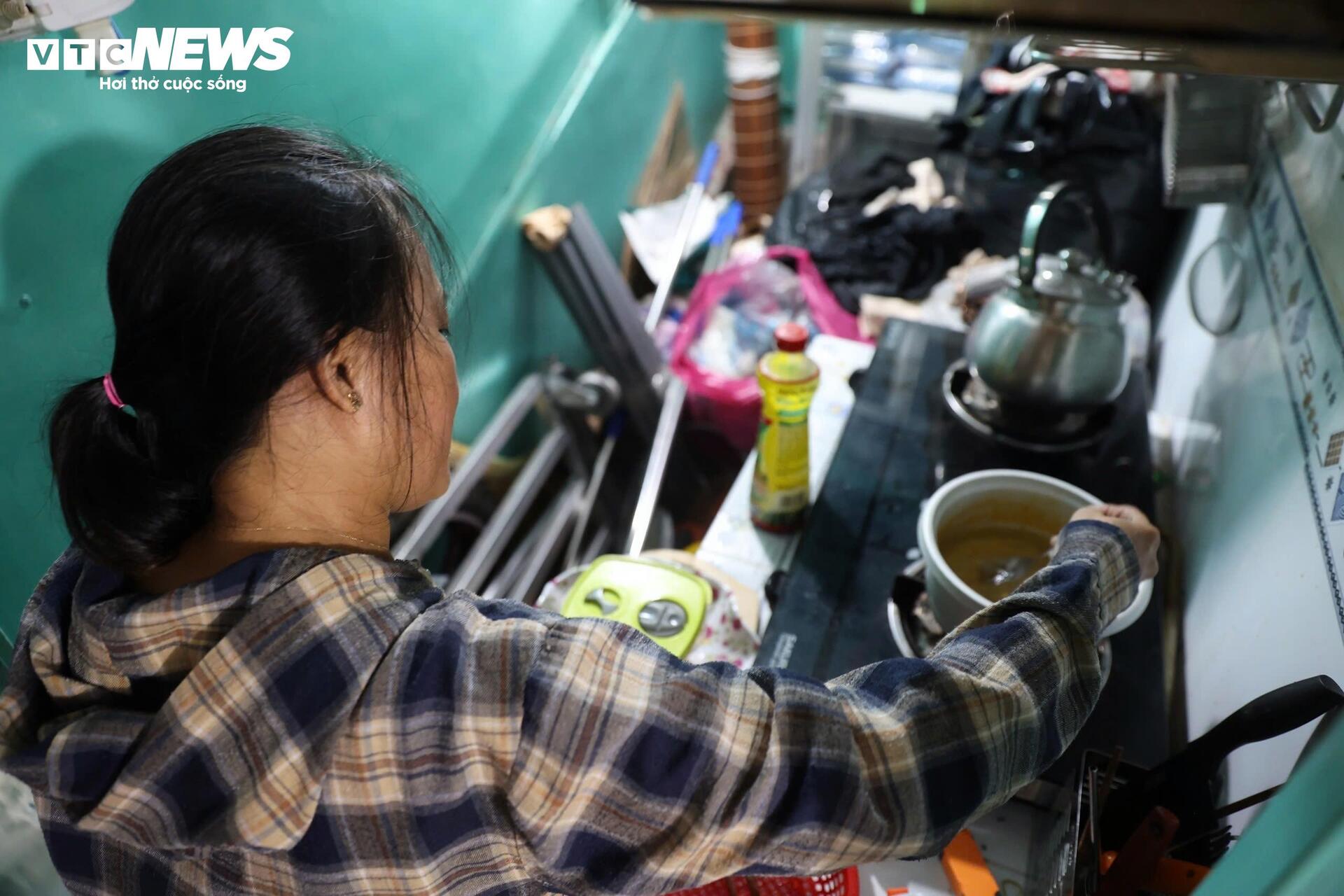 Cuộc sống kh&oacute; khăn trong những căn nh&agrave; si&ecirc;u nhỏ tại cư x&aacute; Thanh Đa năm 2026 - Ảnh 5.