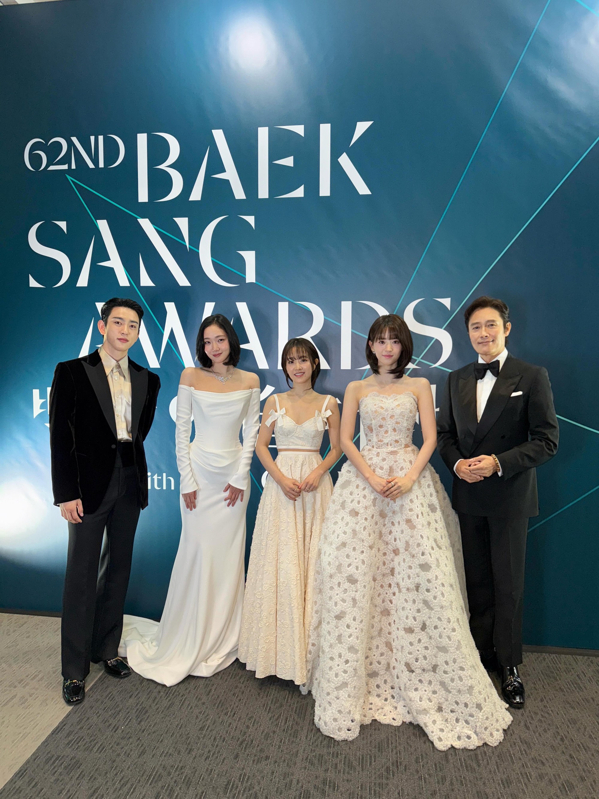 Mỹ nh&acirc;n mới khiến netizen đồng loạt gọi t&ecirc;n Song Hye Kyo- Ảnh 9.