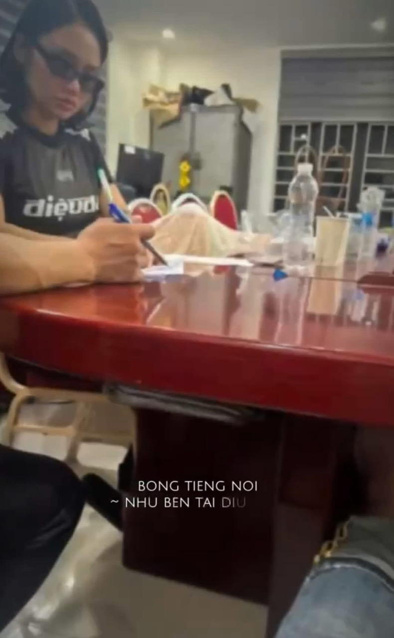 Lộ những h&igrave;nh ảnh của Miu L&ecirc; tại 