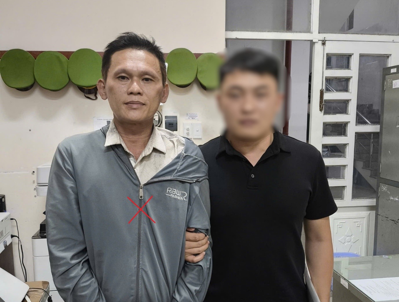 Mâu thuẫn gia đình năm 2026 con rể chém mẹ vợ và vợ gây thương tích nghiêm trọng - Ảnh 1. Mâu thuẫn gia đình năm 2026 con rể chém mẹ vợ và vợ gây thương tích nghiêm trọng - Ảnh 1.