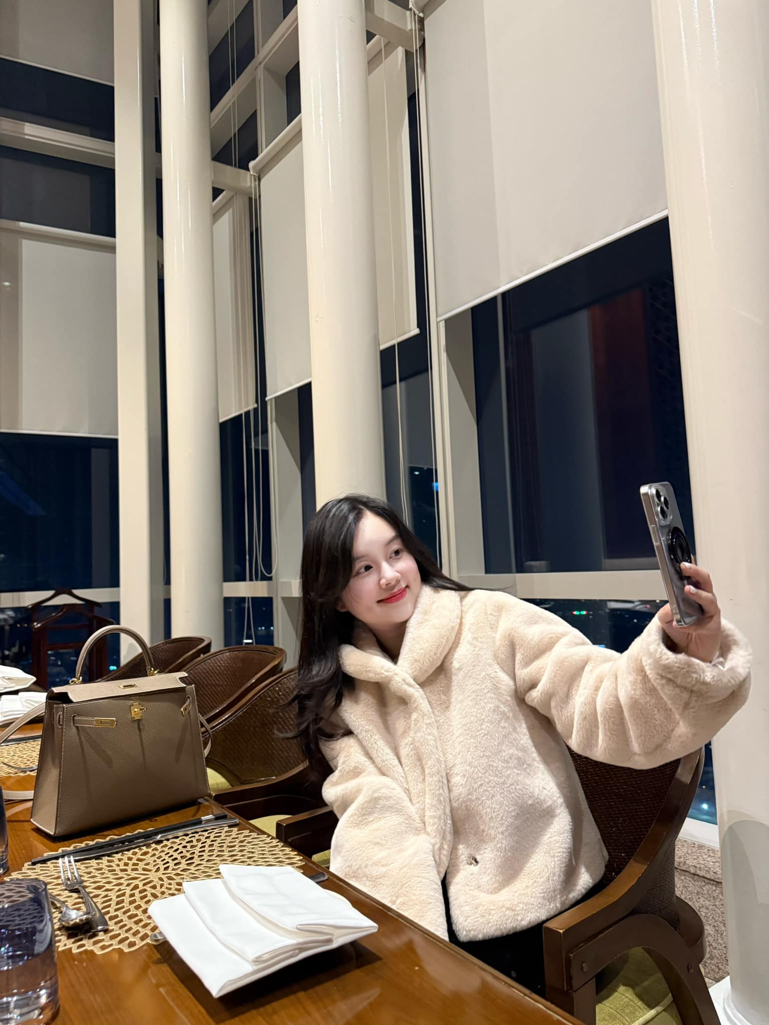 Ly Kute: Cuộc sống vi&ecirc;n m&atilde;n sau khi sinh con thứ 3 v&agrave; hạnh ph&uacute;c b&ecirc;n chồng - Ảnh 1.