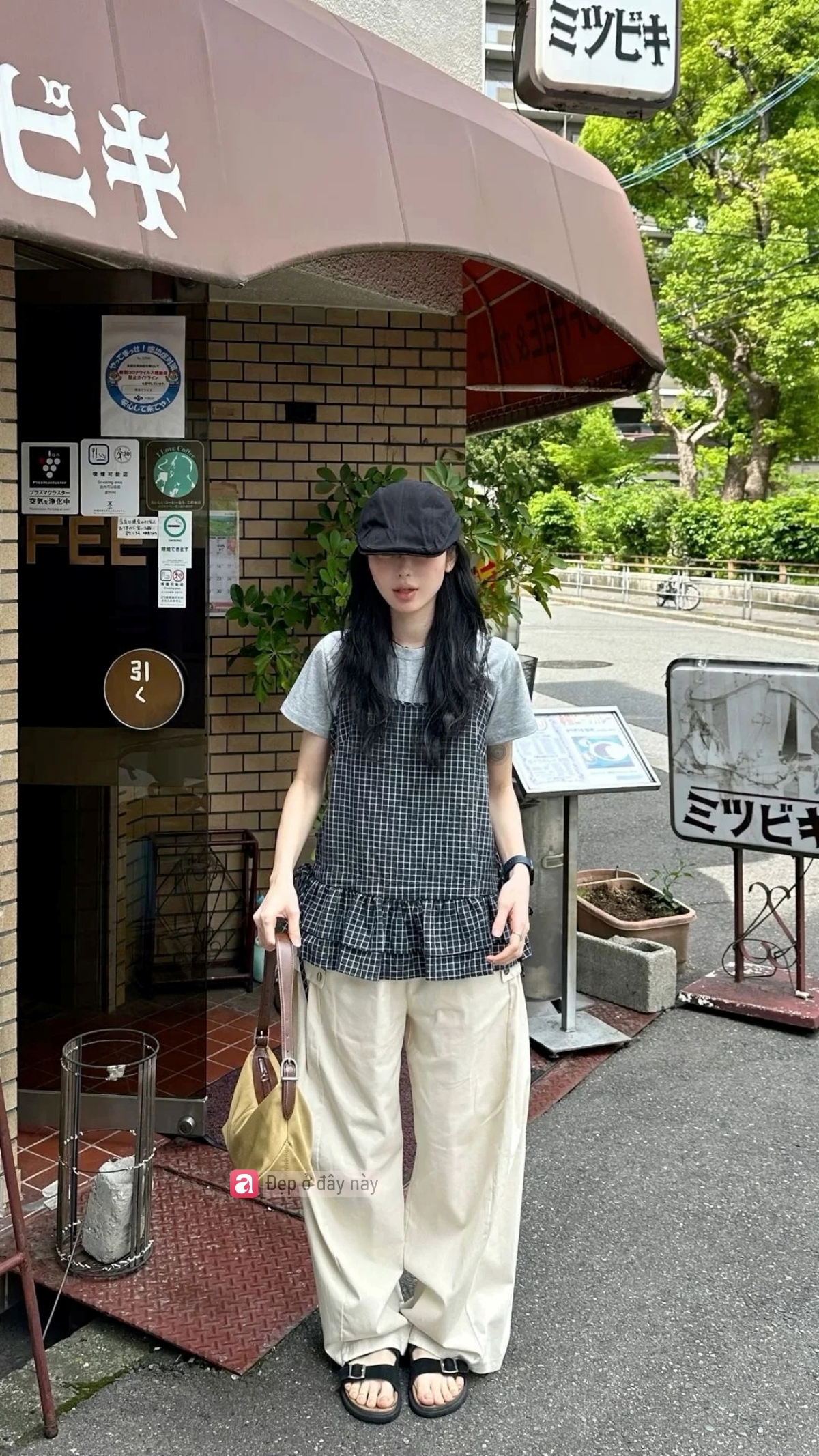 C&ocirc;ng thức phối đồ &ldquo;2 lớp&rdquo; đang khiến những chiếc &aacute;o hai d&acirc;y trở n&ecirc;n th&uacute; vị hơn hẳn- Ảnh 17.