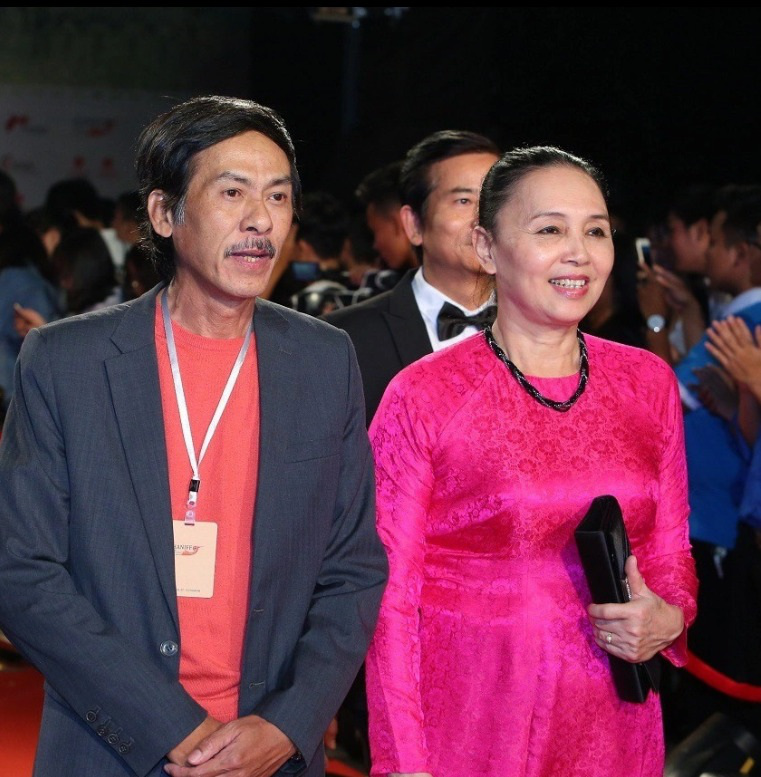 Nam NSND chung thủy với vợ suốt 45 năm, 70 tuổi l&ecirc;n chức, cuộc sống qu&aacute; vi&ecirc;n m&atilde;n - Ảnh 2.