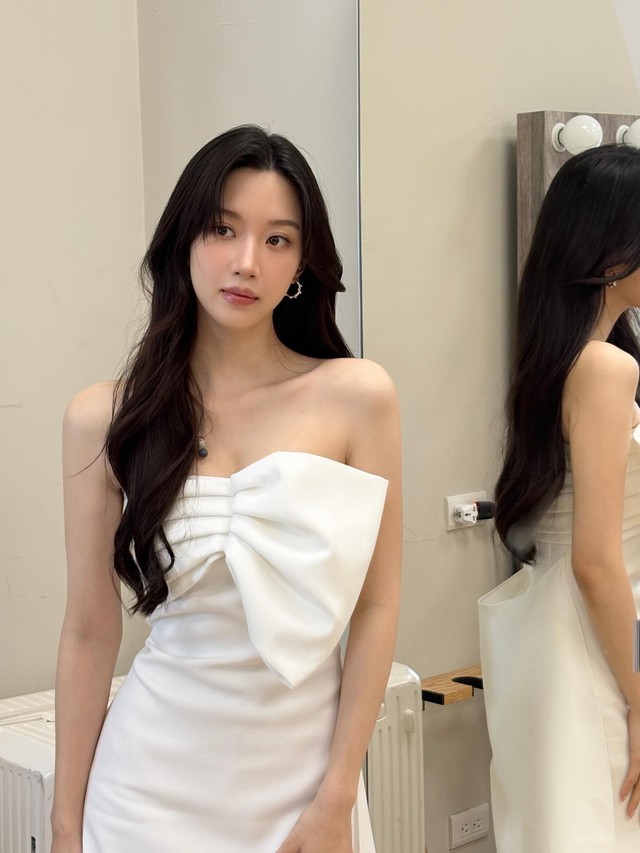 Kh&ocirc;ng phải ai cũng được tạo h&oacute;a ưu &aacute;i đến mức n&agrave;y: Mặt đẹp một, th&acirc;n h&igrave;nh đẹp mười, t&igrave;m m&atilde;i kh&ocirc;ng ra g&oacute;c n&agrave;o để ch&ecirc; - Ảnh 6.