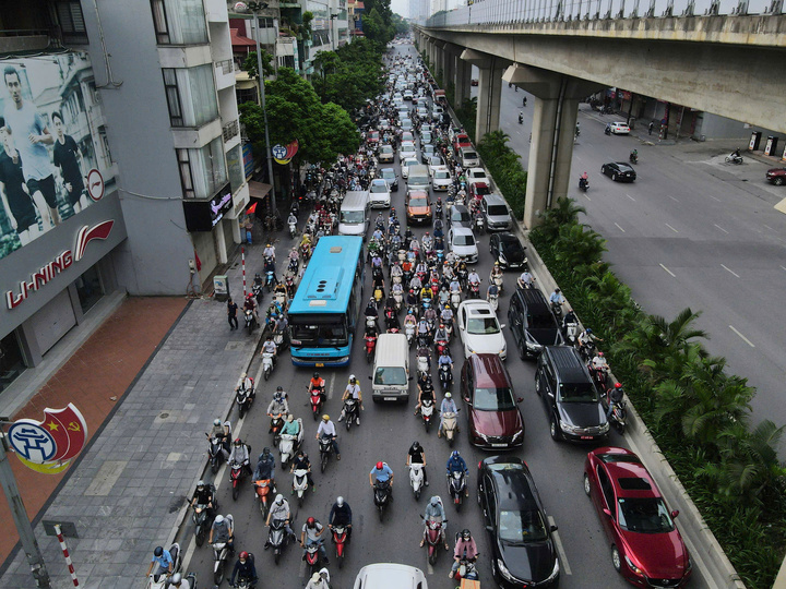 H&agrave; Nội dự kiến hạn chế xe c&aacute; nh&acirc;n từ 2035 theo khung giờ v&agrave; tuyến đường - Ảnh 1.