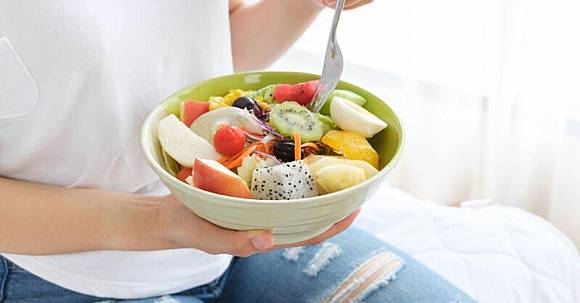 B&aacute;c sĩ nổi tiếng chia sẻ: Kh&ocirc;ng cần ăn ki&ecirc;ng vẫn giảm 10kg nhờ ăn 