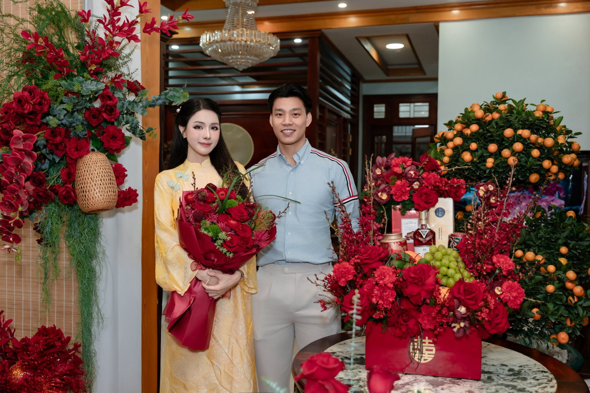 B&iacute;ch Hạnh v&agrave; cuộc sống sang chảnh: Kh&aacute;m ph&aacute; căn nh&agrave; ở qu&ecirc; của vợ cầu thủ Văn Thanh - Ảnh 2.