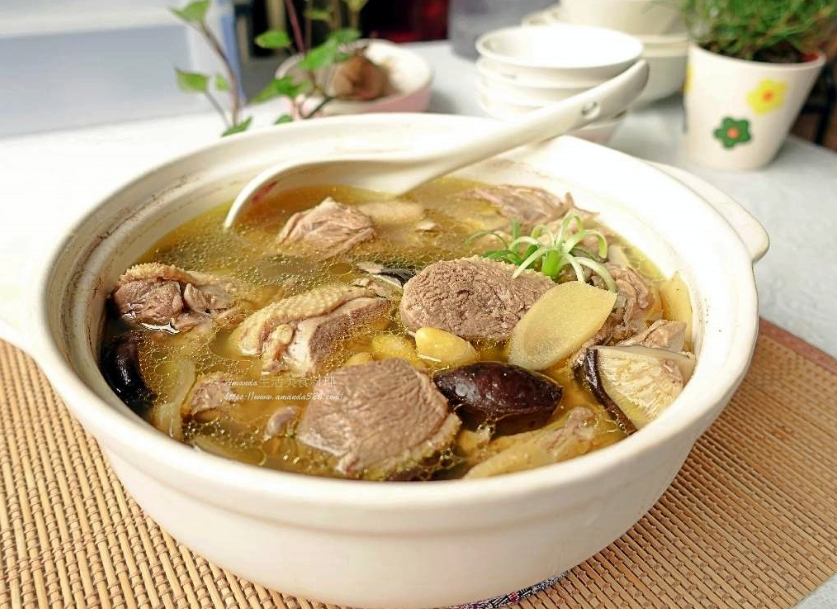Kh&ocirc;ng phải thịt g&agrave; hay thịt b&ograve;, đ&acirc;y l&agrave; 3 loại thịt bạn n&ecirc;n mua về nấu m&oacute;n ngon cho gia đ&igrave;nh ăn v&agrave;o m&ugrave;a h&egrave; - Ảnh 5.