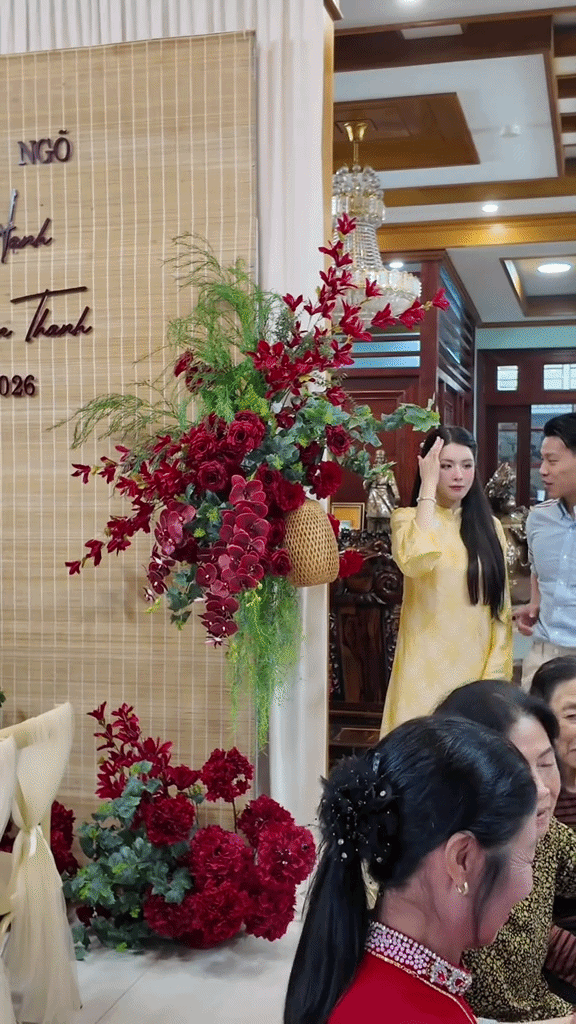 B&iacute;ch Hạnh v&agrave; cuộc sống sang chảnh: Kh&aacute;m ph&aacute; căn nh&agrave; ở qu&ecirc; của vợ cầu thủ Văn Thanh - Ảnh 5.