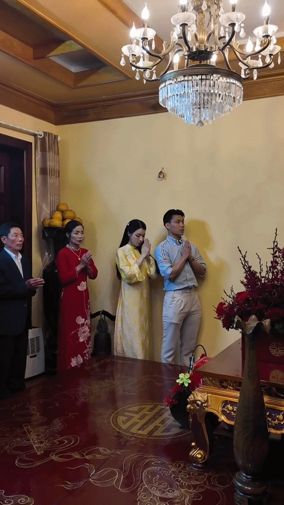 B&iacute;ch Hạnh v&agrave; cuộc sống sang chảnh: Kh&aacute;m ph&aacute; căn nh&agrave; ở qu&ecirc; của vợ cầu thủ Văn Thanh - Ảnh 7.
