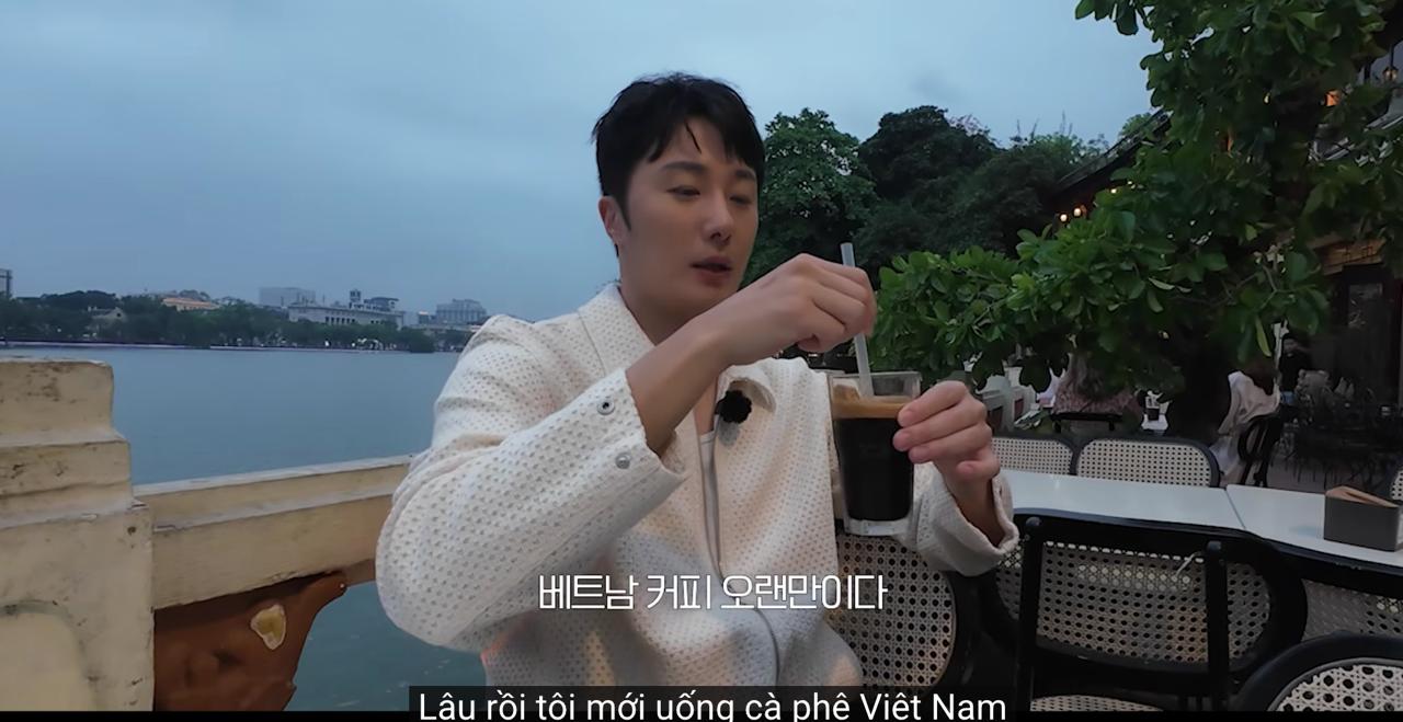 Jung Il - woo kh&aacute;m ph&aacute; H&agrave; Nội: Ẩm thực v&agrave; trải nghiệm độc đ&aacute;o tại Hồ Gươm - Ảnh 3.