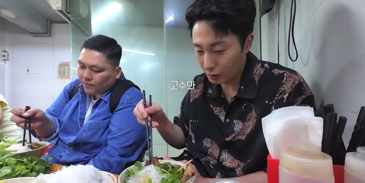 Jung Il - woo kh&aacute;m ph&aacute; H&agrave; Nội: Ẩm thực v&agrave; trải nghiệm độc đ&aacute;o tại Hồ Gươm - Ảnh 12.