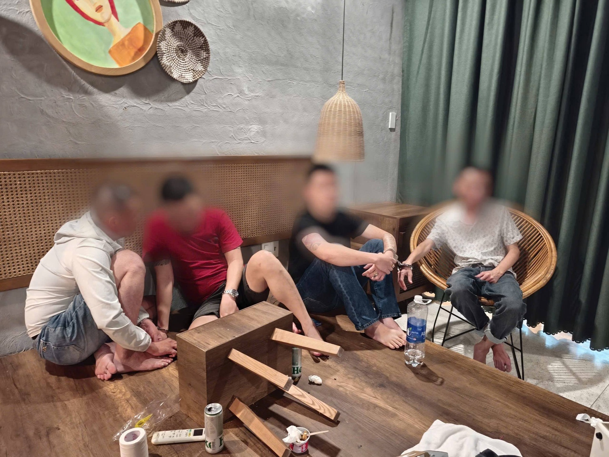 Đ&agrave; Nẵng ph&aacute;t hiện nh&oacute;m sử dụng ma t&uacute;y tại villa: Cảnh b&aacute;o t&igrave;nh trạng trong giới trẻ - Ảnh 2.