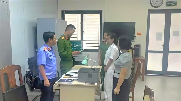 Tạm giam chủ nh&agrave; xe trốn thuế hơn 34,6 tỷ đồng tại Thanh H&oacute;a - Ảnh 1.