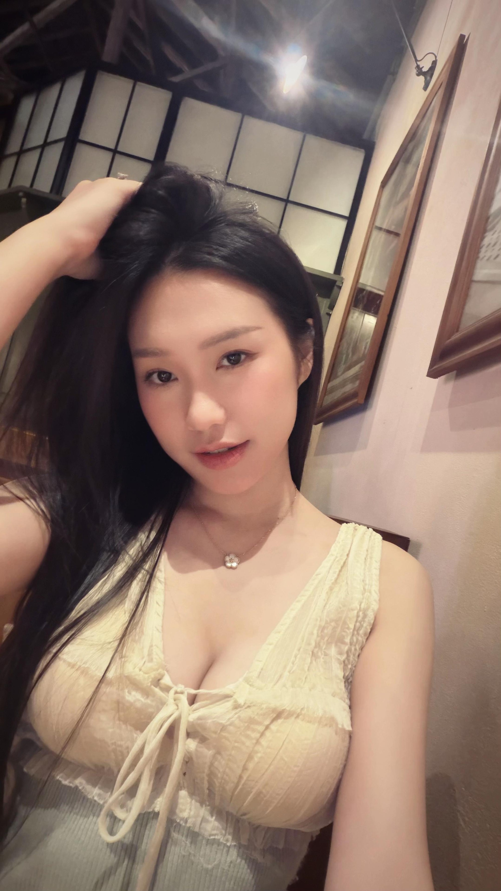 Do&atilde;n Hải My t&aacute;o bạo khoe v&ograve;ng một gợi cảm sau khi l&agrave;m mẹ - Ảnh 2.