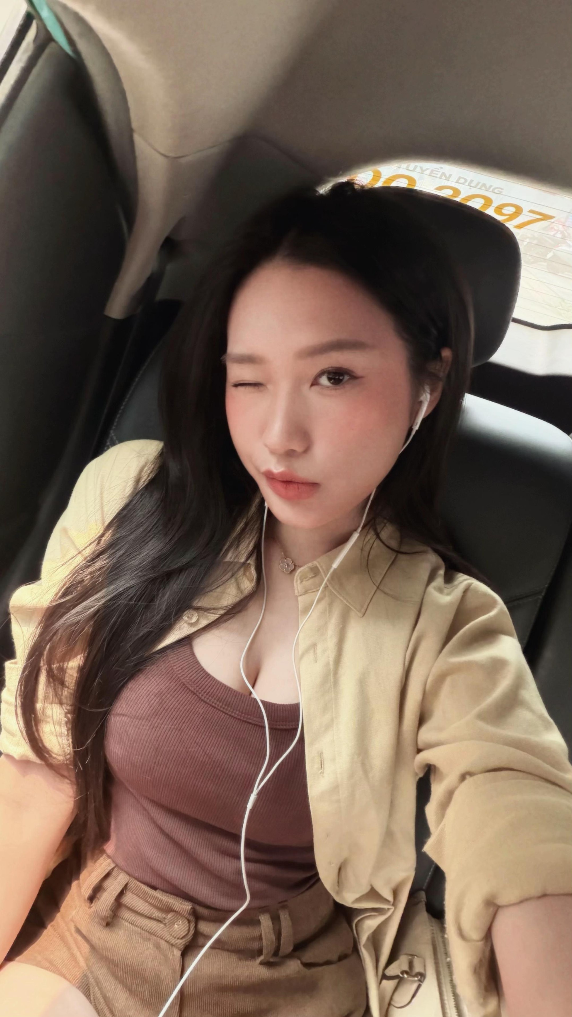 Do&atilde;n Hải My t&aacute;o bạo khoe v&ograve;ng một gợi cảm sau khi l&agrave;m mẹ - Ảnh 6.