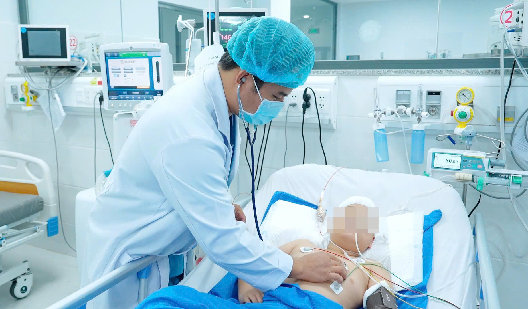 Cứu sống b&eacute; g&aacute;i 9 tuổi bị xuất huyết n&atilde;o tại bệnh viện S . I . S Cần Thơ - Ảnh 2.