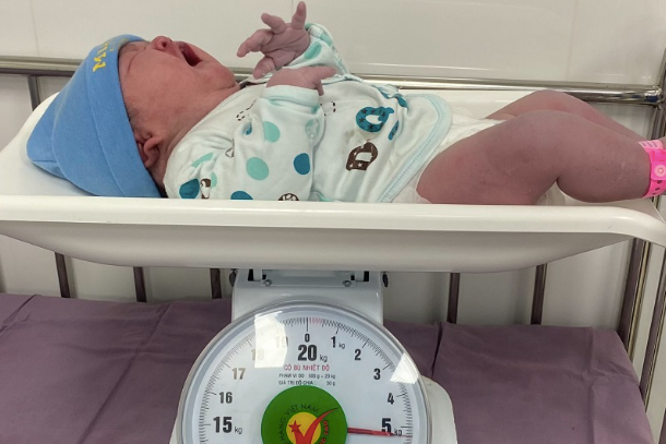 Nghiên cứu: Trẻ sơ sinh có cân nặng gần mức này thường sẽ là những em bé thông minh - Ảnh 4.