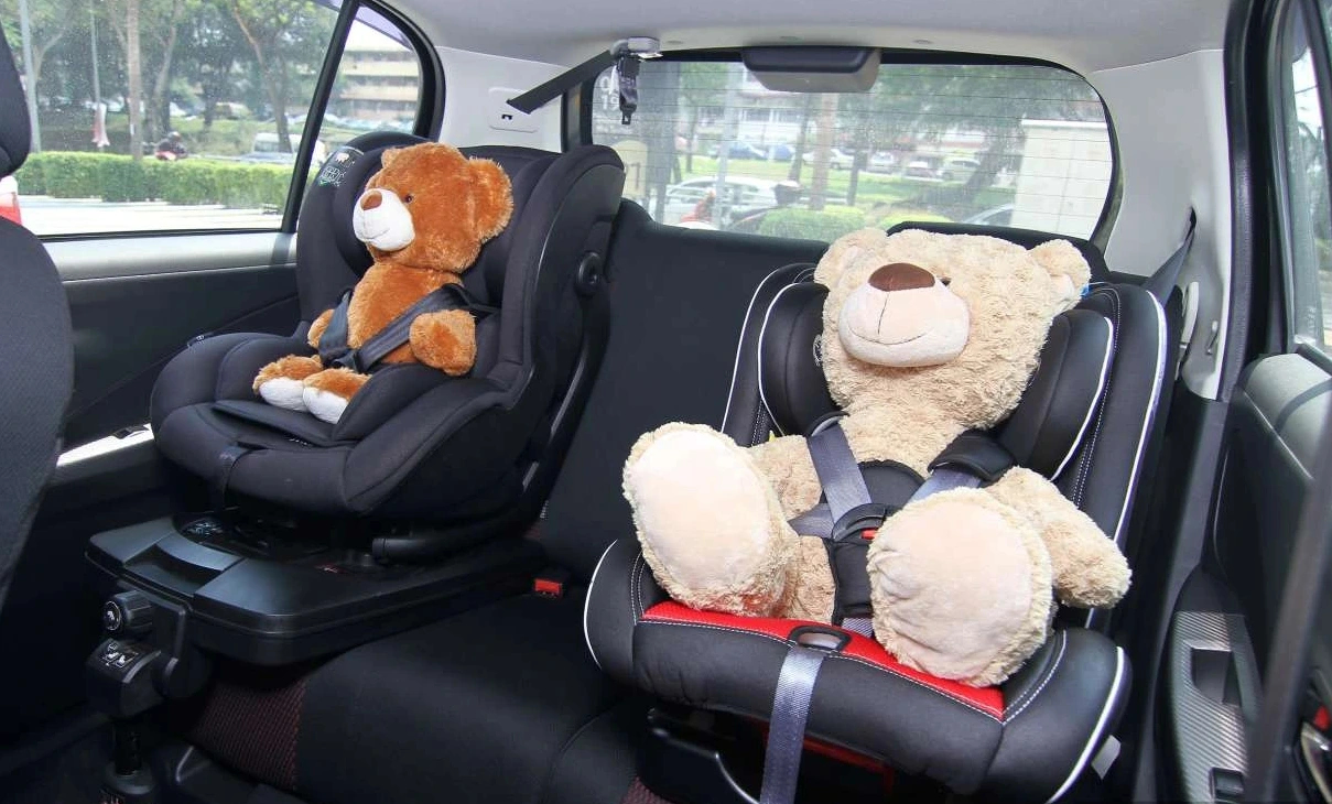 Quy định mới về an to&agrave;n cho trẻ em khi đi &ocirc; t&ocirc; Từ 1 / 7 / 2026 - Ảnh 1.