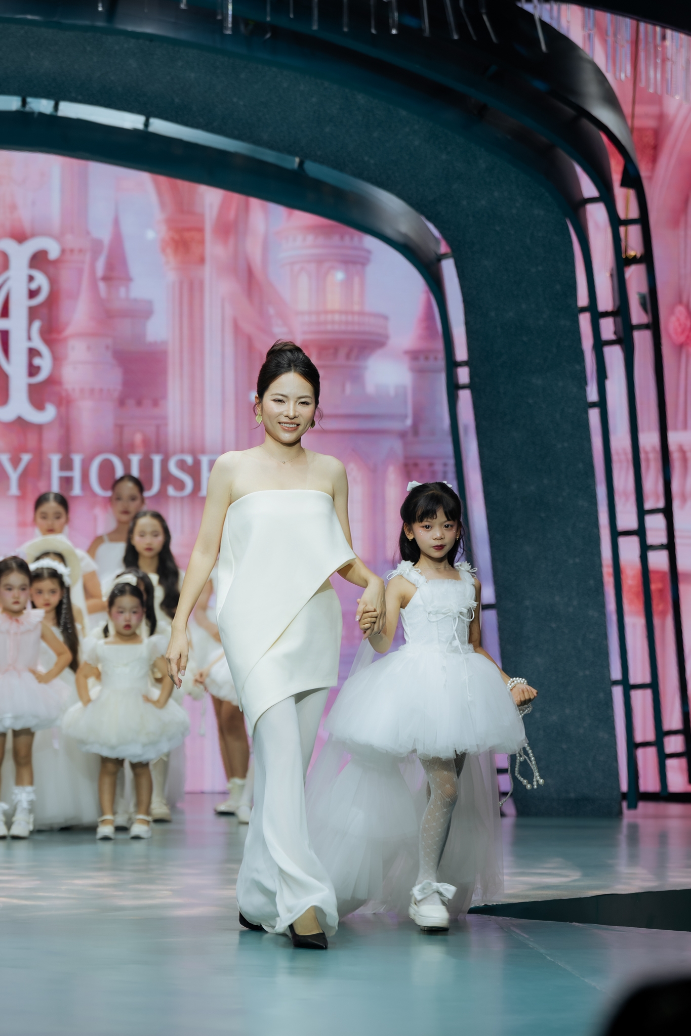Show thời trang nh&iacute; - Ảnh 5.