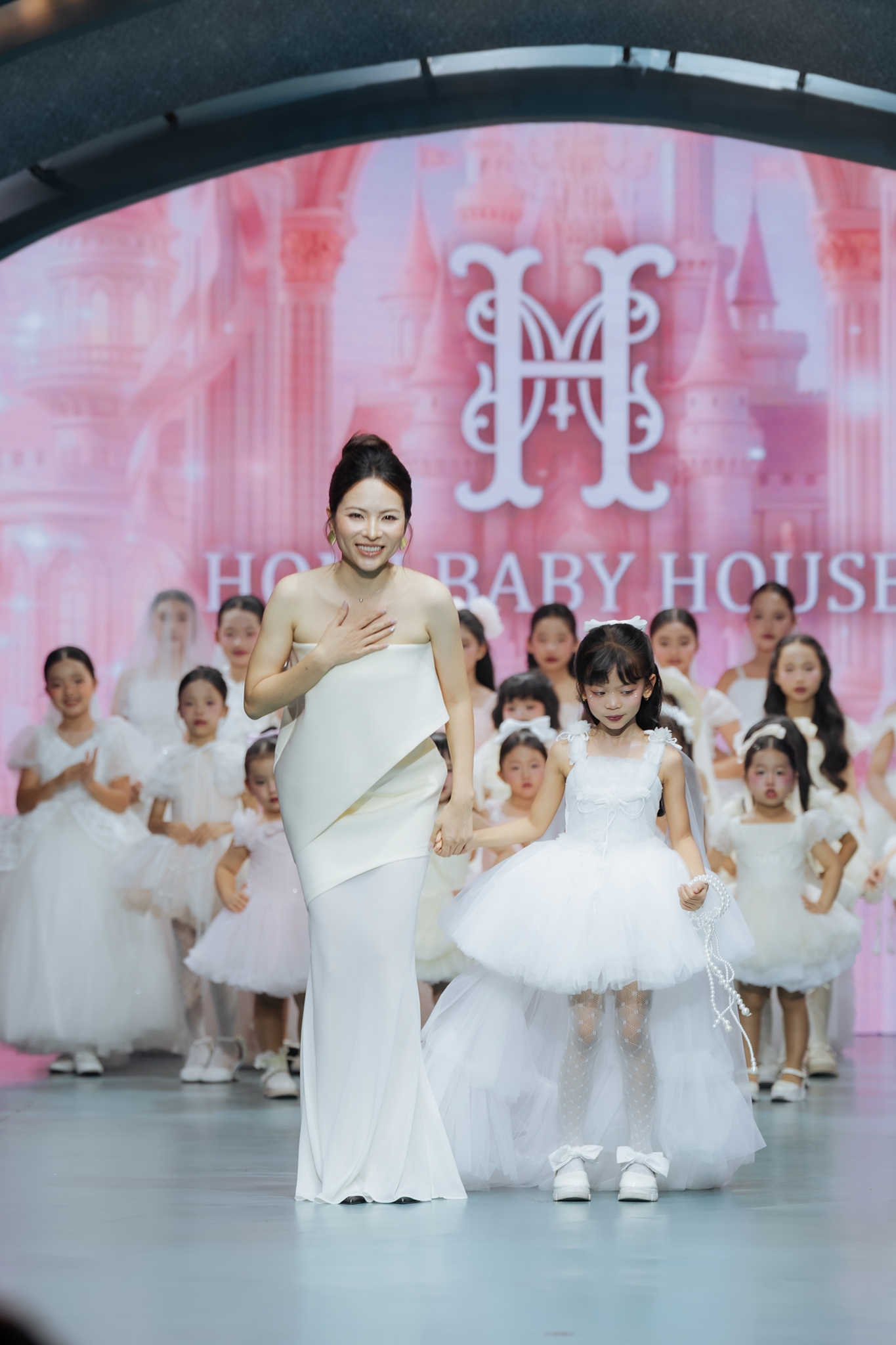 Show thời trang nh&iacute; - Ảnh 6.