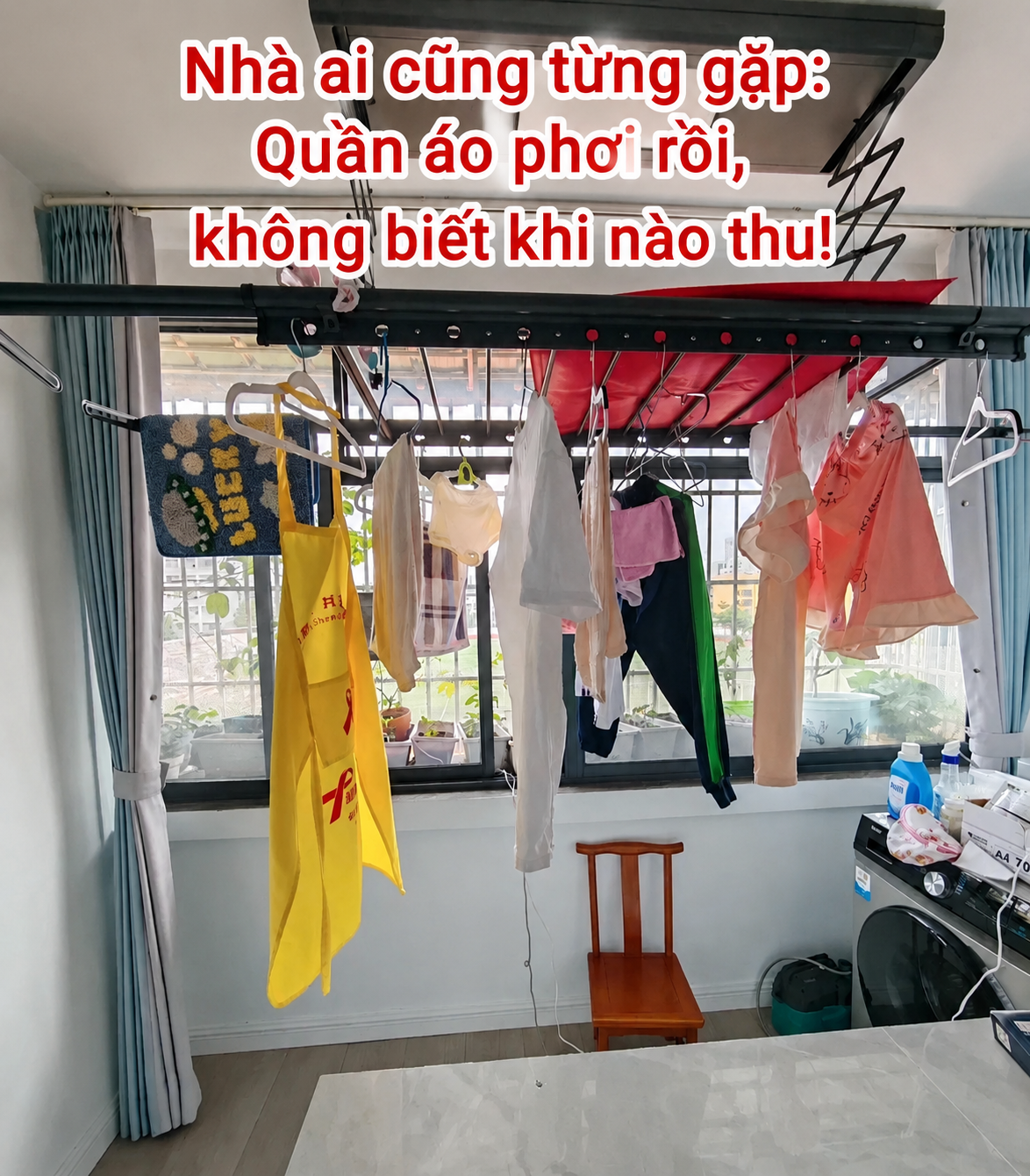 Ban c&ocirc;ng đẹp mấy cũng &ldquo;toang&rdquo; nếu phơi đồ kiểu cũ: Nhiều gia đ&igrave;nh đang &acirc;m thầm đổi sang c&aacute;ch n&agrave;y v&igrave; qu&aacute; gọn v&agrave; đỡ qu&ecirc; - Ảnh 1.