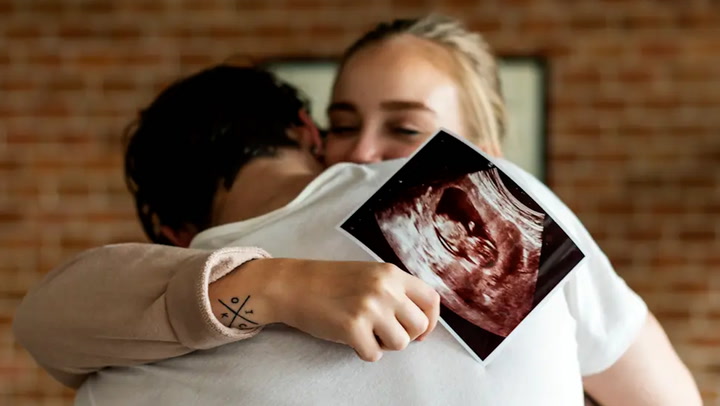 Người phụ nữ sinh con trong ph&ograve;ng xử &aacute;n: Vấn đề về nh&acirc;n quyền cho mẹ v&agrave; b&eacute; - Ảnh 1.