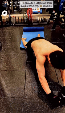 Đỗ Quang Vinh v&agrave; khoảnh khắc lau nh&agrave; g&acirc;y sốt , b&iacute; quyết c&oacute; cơ bụng 8 m&uacute;i - Ảnh 1.