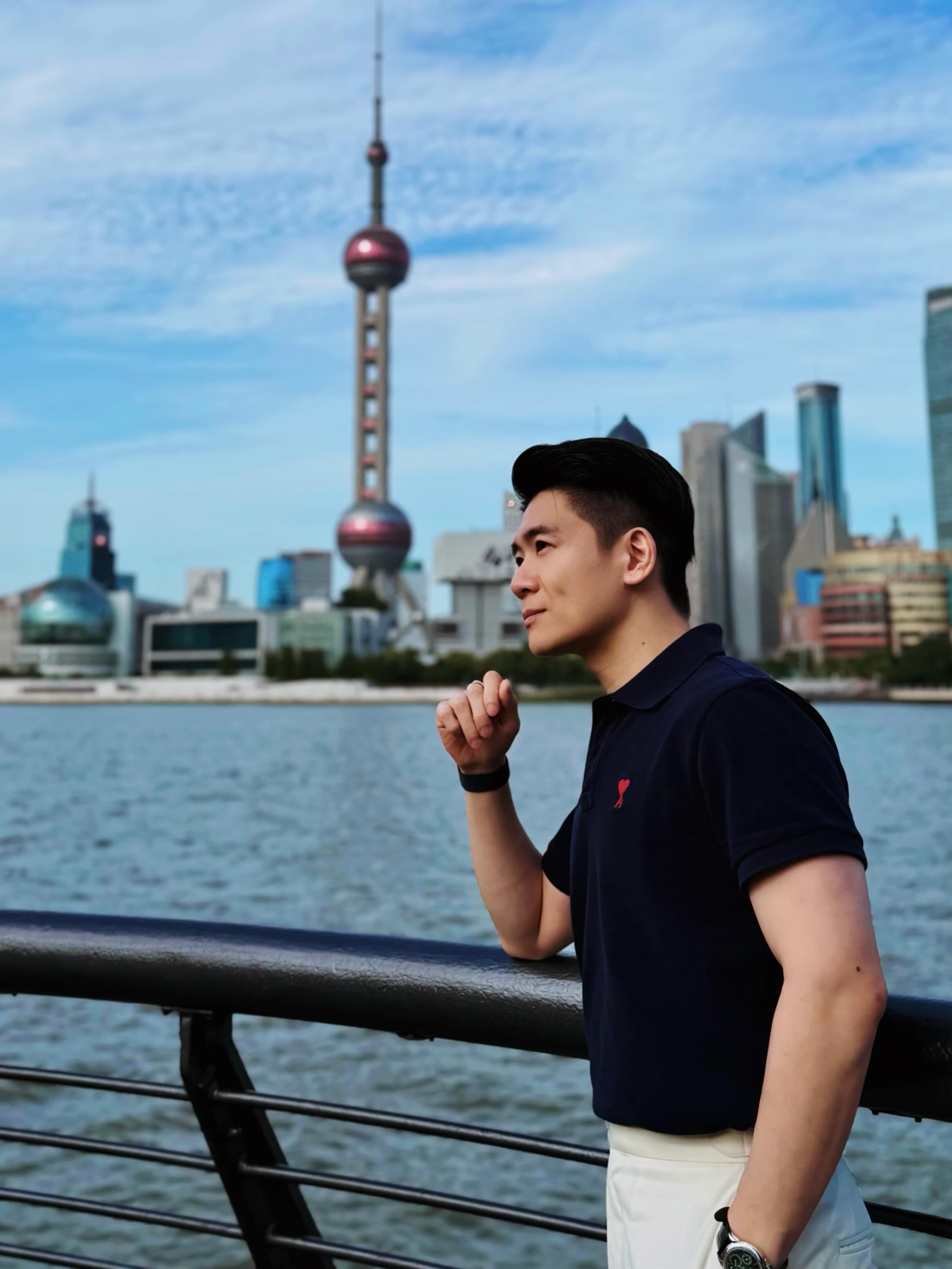 Đỗ Quang Vinh v&agrave; khoảnh khắc lau nh&agrave; g&acirc;y sốt , b&iacute; quyết c&oacute; cơ bụng 8 m&uacute;i - Ảnh 2.