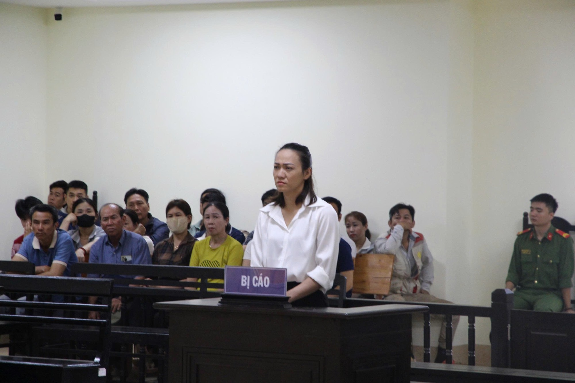 Nữ t&agrave;i xế uống bia l&aacute;i xe t&ocirc;ng chủ tịch x&atilde; tử vong Tại Đắk Lắk - Ảnh 1.