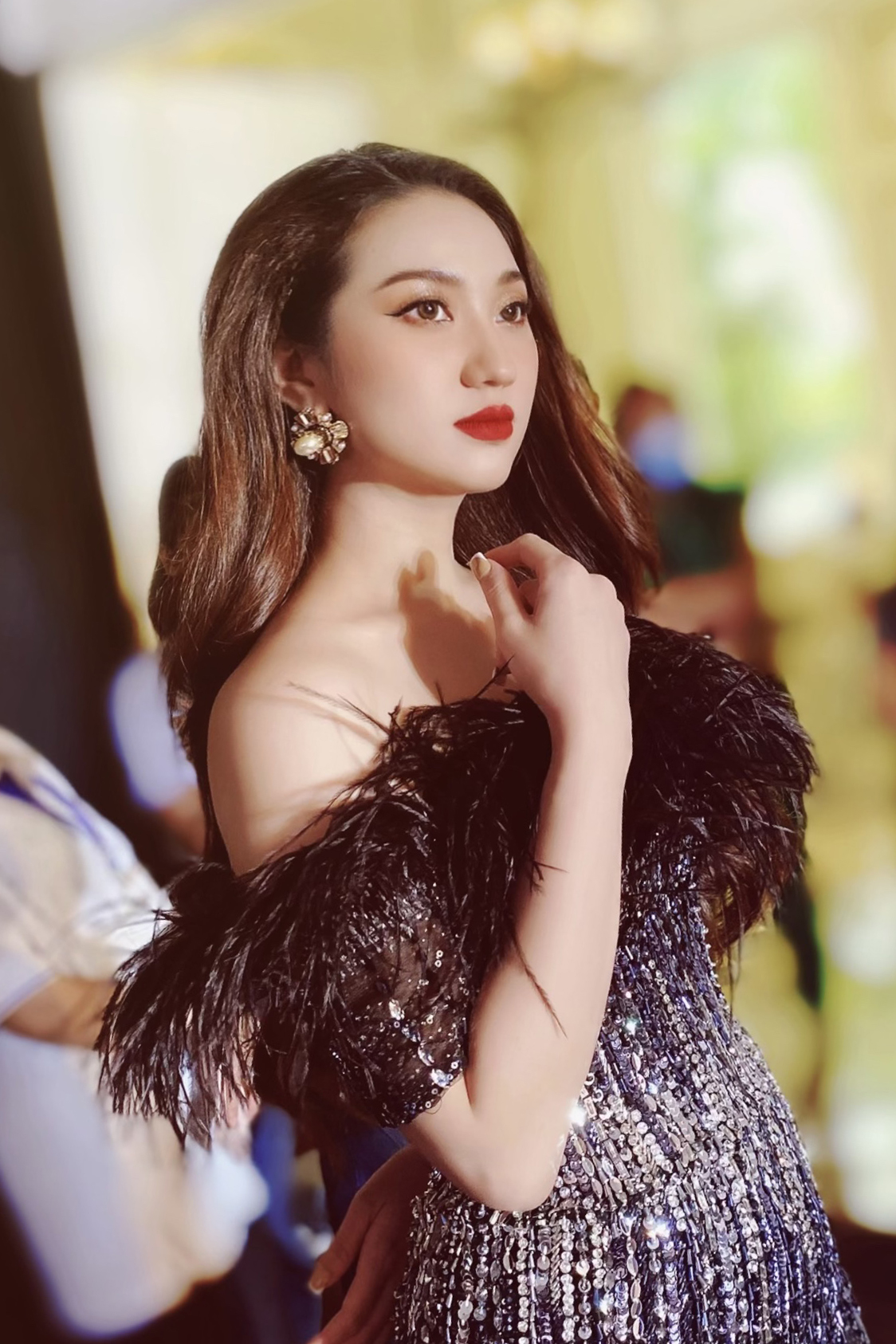 Nữ ca sĩ hủy cưới trước 1 tuần: Nhiều đại gia ng&agrave;n tỷ v&acirc;y quanh, rời showbiz, 35 tuổi th&agrave;nh đạt- Ảnh 2.