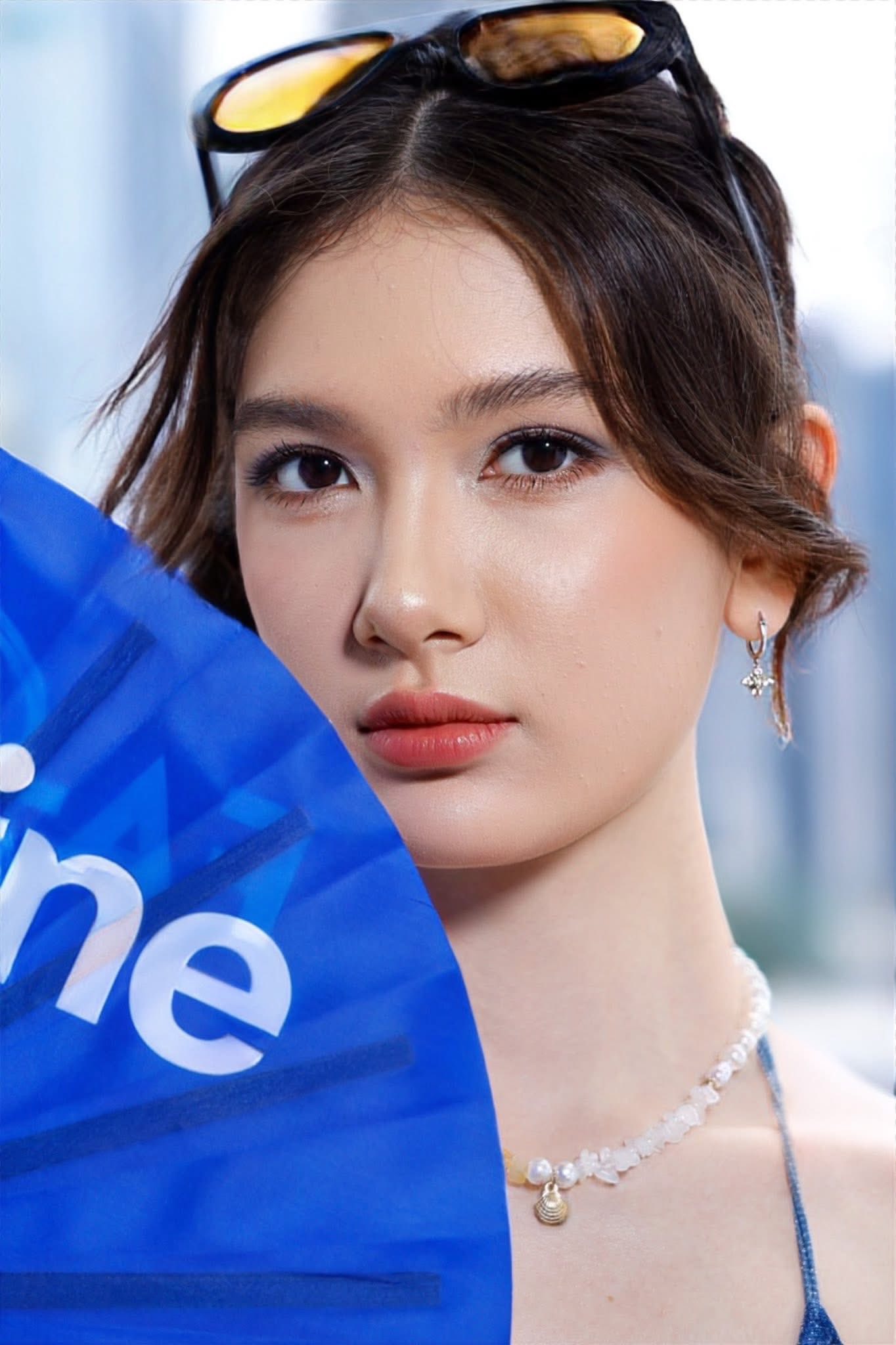 Em g&aacute;i L&acirc;m T&acirc;y khoe vẻ đẹp cuốn h&uacute;t , đọ sắc c&ugrave;ng Yến Xu&acirc;n trong kỳ nghỉ lễ 2026 - Ảnh 4.