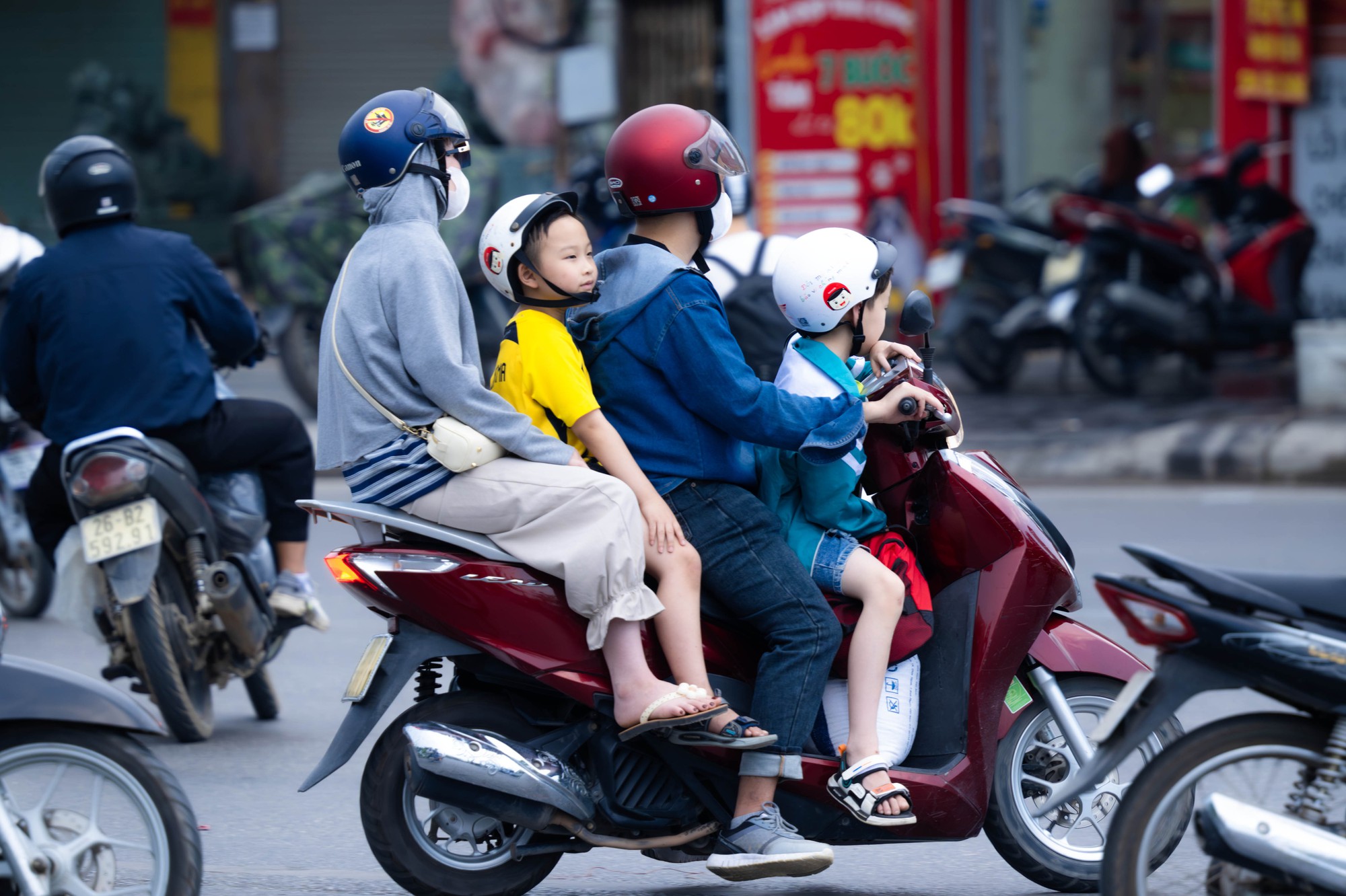 Tr&aacute;nh &ugrave;n tắc giao th&ocirc;ng khi trở lại H&agrave; Nội sớm trong năm 2026 - Ảnh 8.