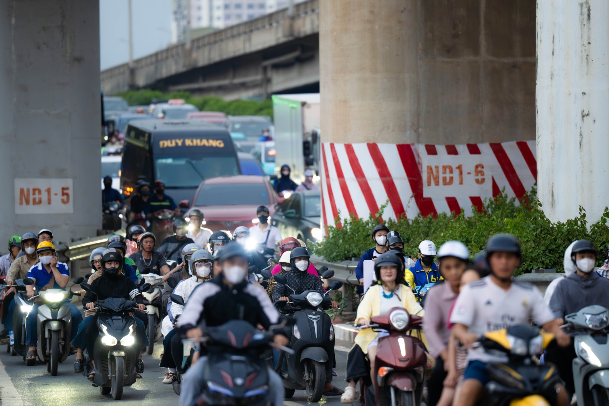 Tr&aacute;nh &ugrave;n tắc giao th&ocirc;ng khi trở lại H&agrave; Nội sớm trong năm 2026 - Ảnh 7.