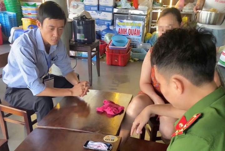 L&agrave;m r&otilde; th&ocirc;ng tin về đĩa cơm vỉa h&egrave; gi&aacute; 100 . 000 Đồng ở Huế năm 2026 - Ảnh 1.