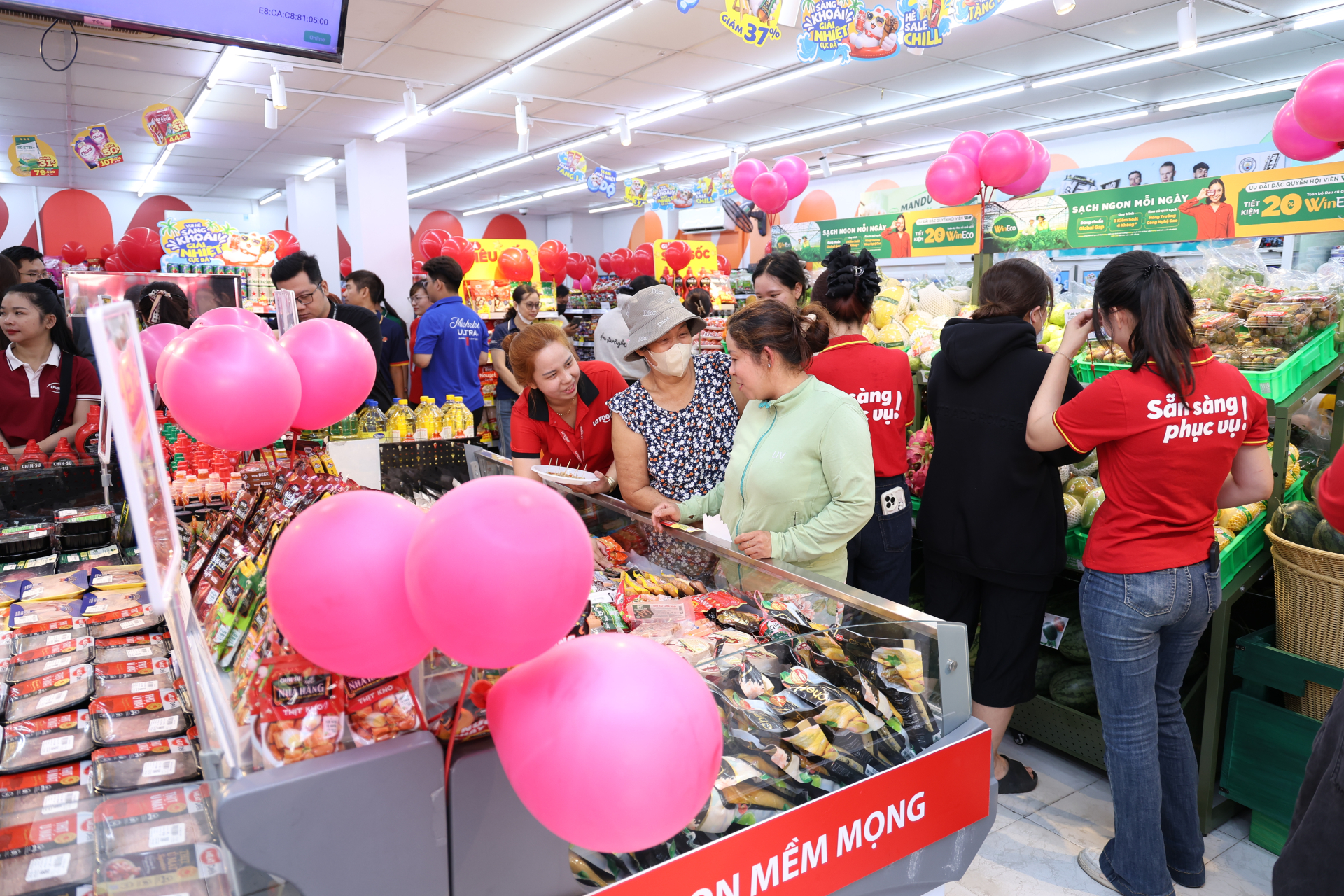 Doanh thu si&ecirc;u thị WinMart tăng 55 % dịp lễ 30 / 4 nhờ chiến lược th&ocirc;ng minh - Ảnh 3.