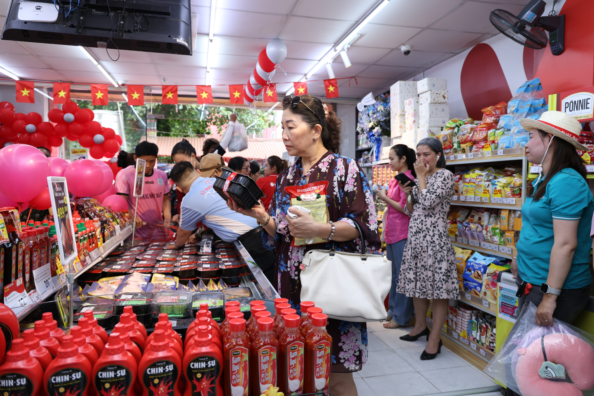 Doanh thu si&ecirc;u thị WinMart tăng 55 % dịp lễ 30 / 4 nhờ chiến lược th&ocirc;ng minh - Ảnh 2.