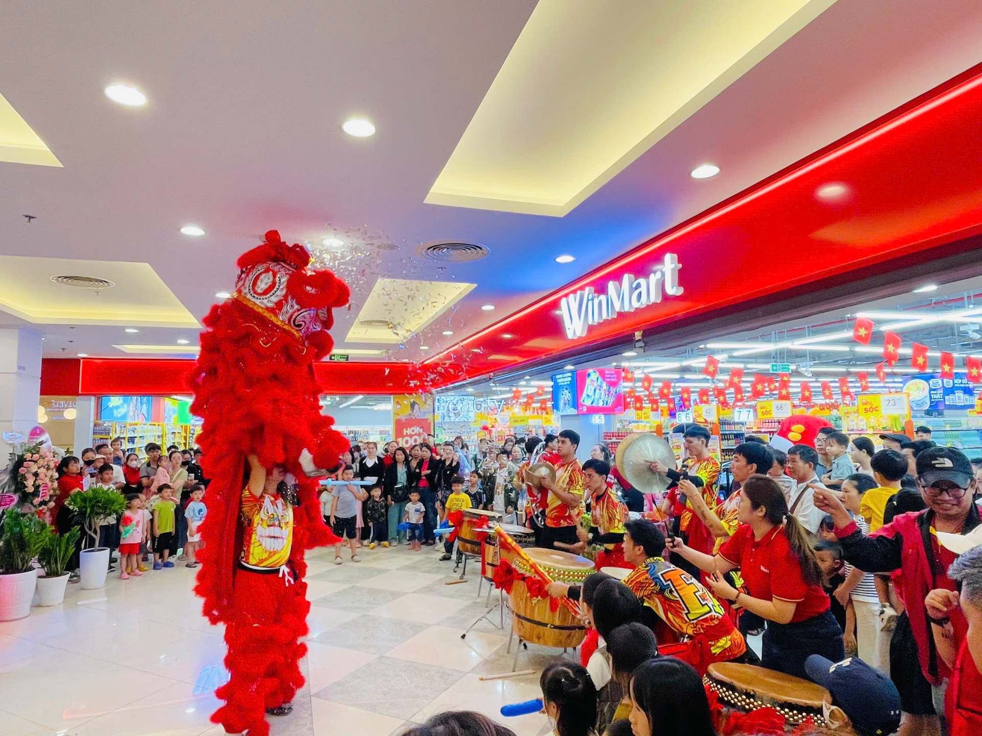 Doanh thu si&ecirc;u thị WinMart tăng 55 % dịp lễ 30 / 4 nhờ chiến lược th&ocirc;ng minh - Ảnh 7.