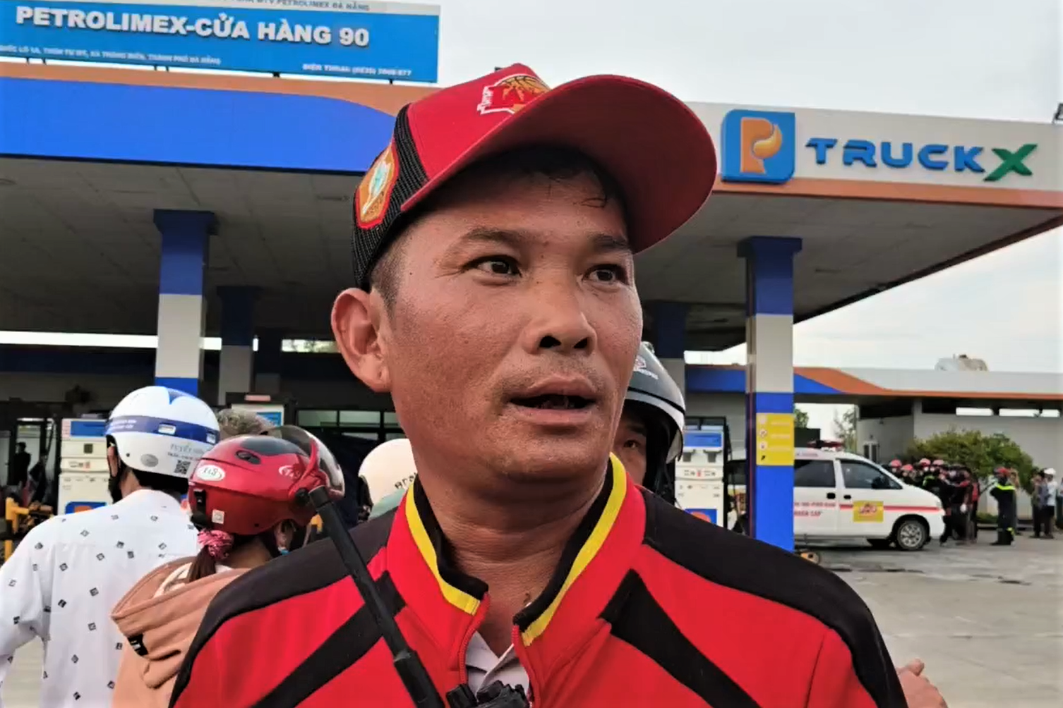 Vụ ch&aacute;y &ocirc; t&ocirc; tại Đ&agrave; Nẵng: Đội trưởng SOS day dứt v&igrave; kh&ocirc;ng cứu được nạn nh&acirc;n - Ảnh 4.