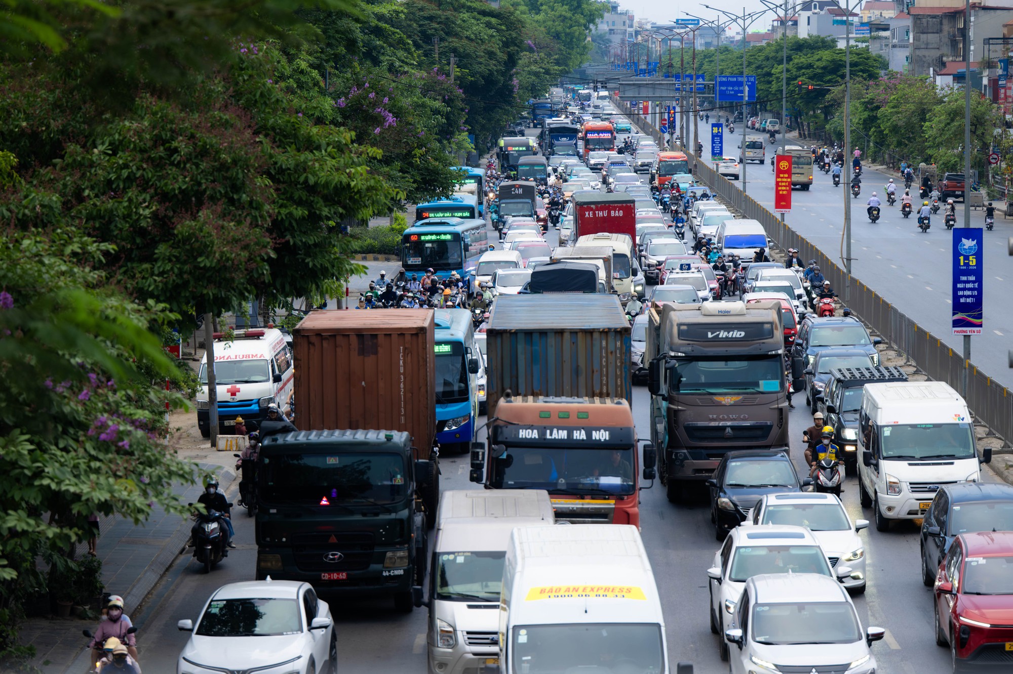 Tr&aacute;nh &ugrave;n tắc giao th&ocirc;ng khi trở lại H&agrave; Nội sớm trong năm 2026 - Ảnh 4.