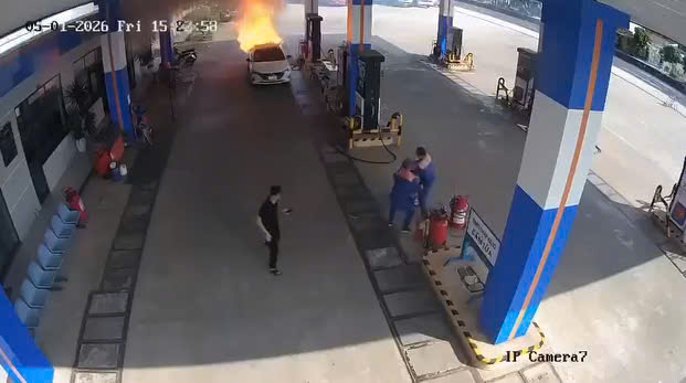 Vụ ch&aacute;y &ocirc; t&ocirc; tại Đ&agrave; Nẵng: Đội trưởng SOS day dứt v&igrave; kh&ocirc;ng cứu được nạn nh&acirc;n - Ảnh 6.