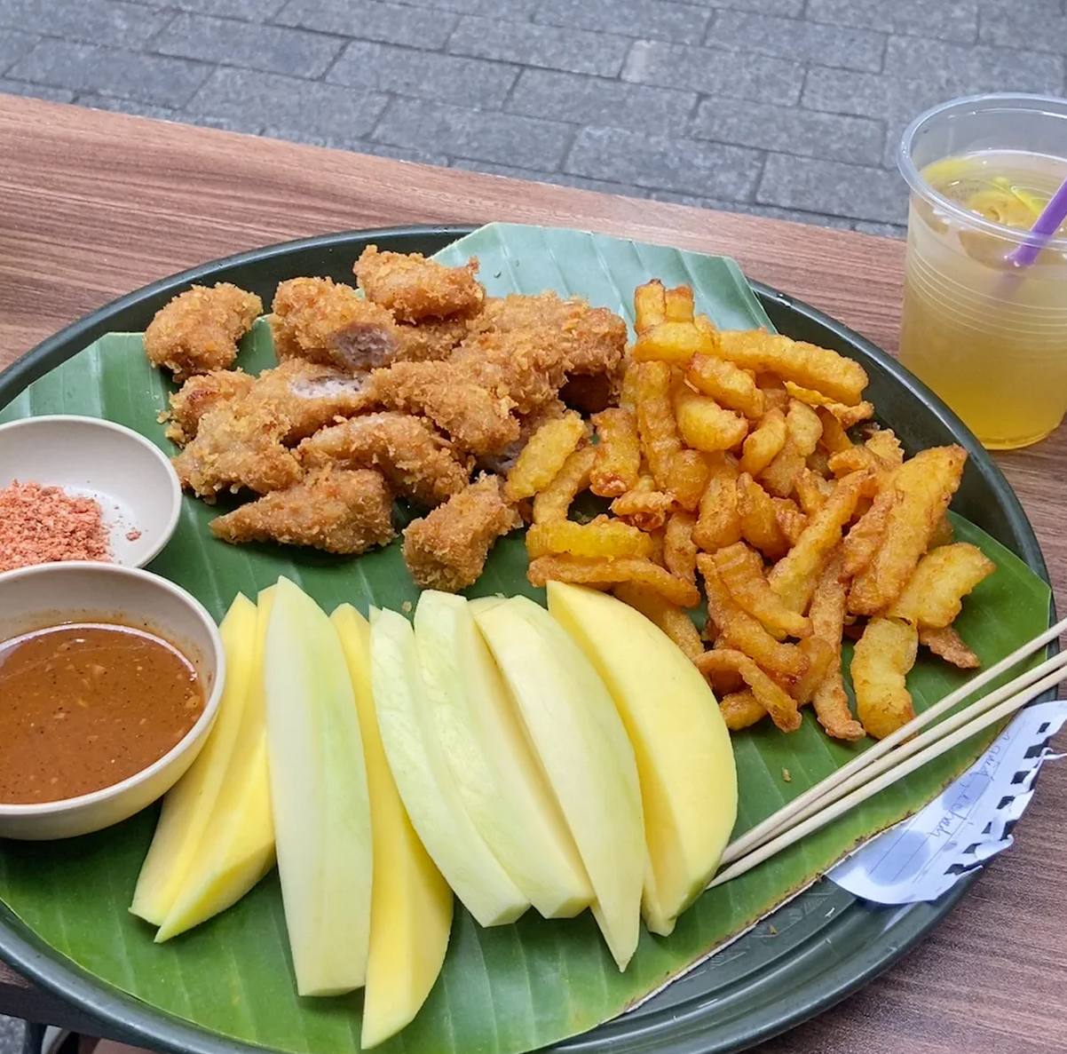 Qu&aacute;n nem chua r&aacute;n B&agrave; Gi&agrave; ng&otilde; Tạm Thương nổi tiếng nhờ Soobin Ho&agrave;ng Sơn - Ảnh 7.