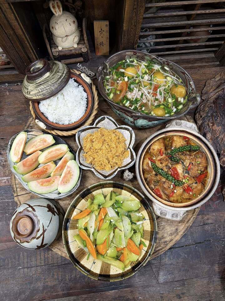 M&acirc;m cơm ngon miệng của mẹ đảm Hải Ph&ograve;ng khiến chồng khen Nhờ cộng đồng mạng - Ảnh 9.