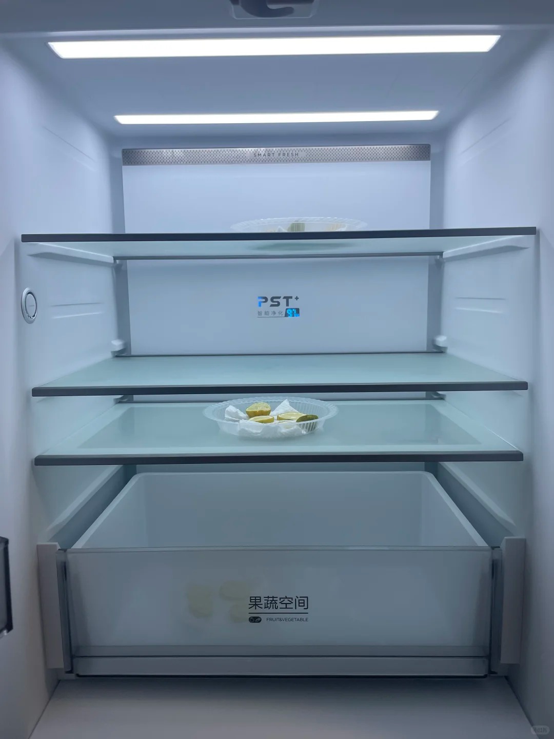 Từ thứ hay bị mốc trong tủ lạnh, chanh giờ trở thành “trợ thủ” số 1 trong căn bếp của tôi: 15 công dụng vừa sạch nhà vừa đỡ tốn tiền - Ảnh 1.