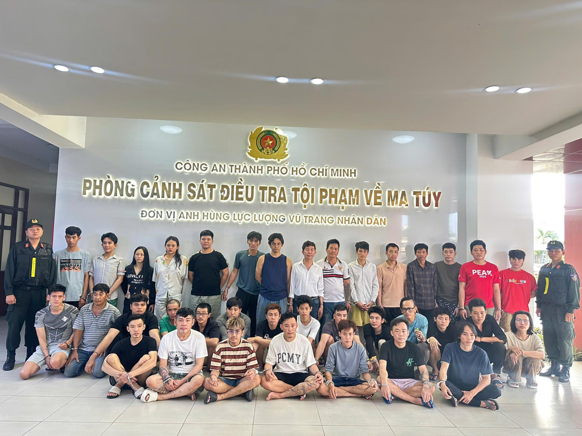 Mối quan hệ giữa Miu L&ecirc; v&agrave; Sơn Ngọc Minh g&acirc;y x&ocirc;n xao x&atilde; hội 2026 - Ảnh 1.